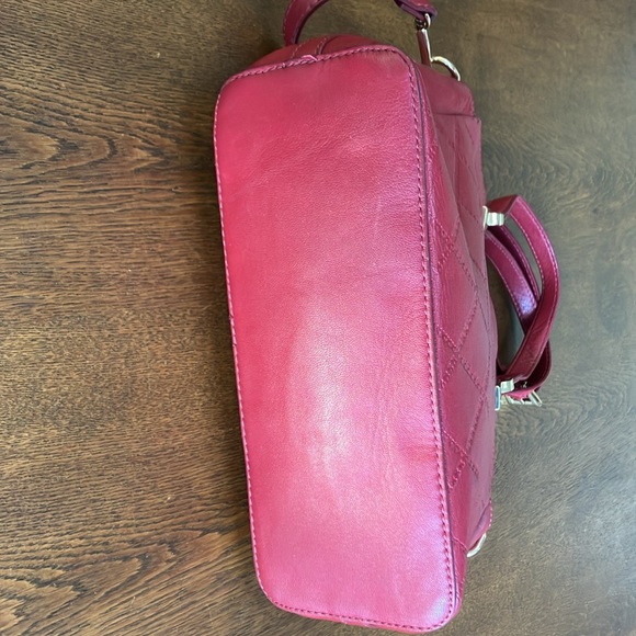 Quilted Italian Antonio Melani Leather shoulder bag/tote. Cranberry Red. ExCond - Picture 8 of 15